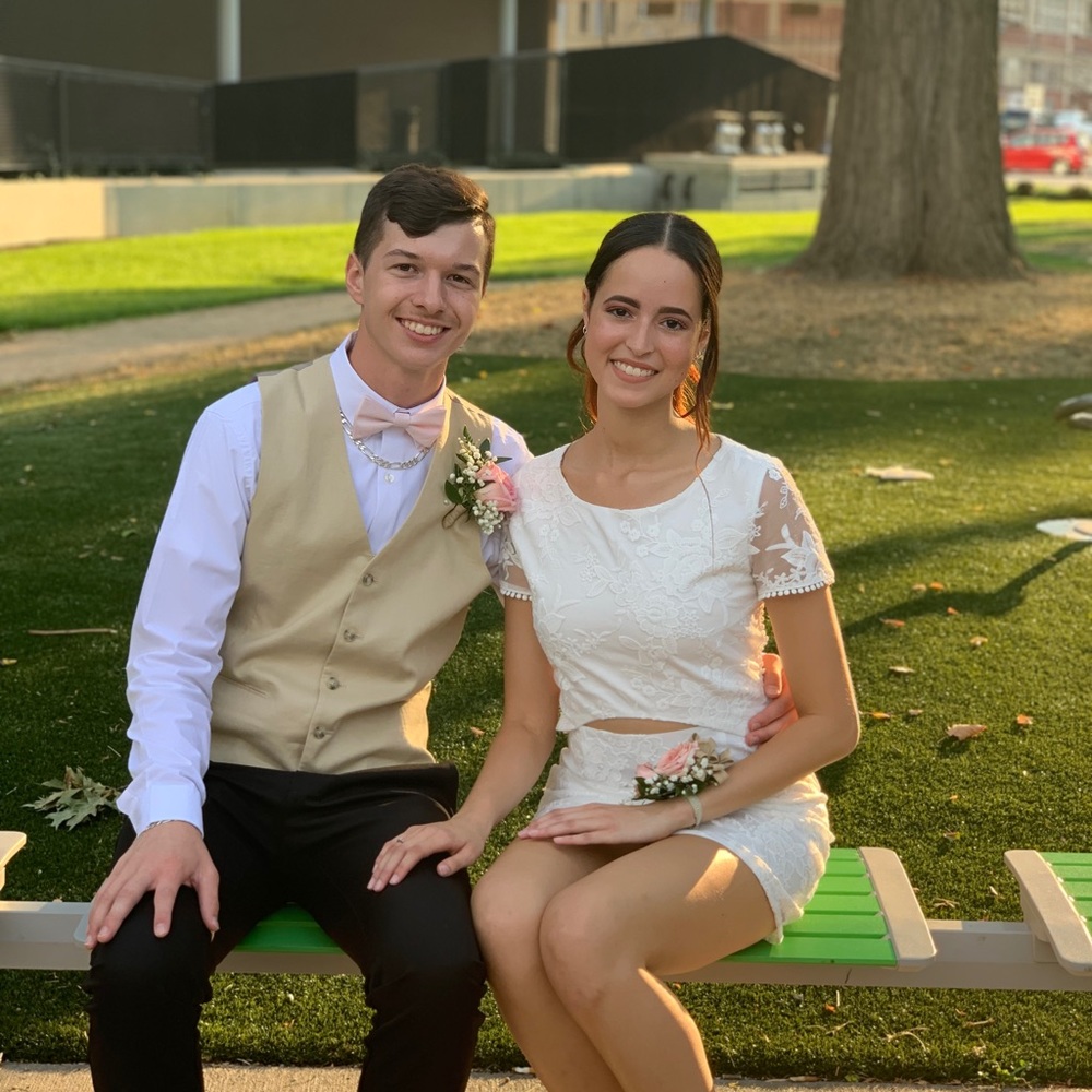 Meet your Poshers, Dylan & Alyssa